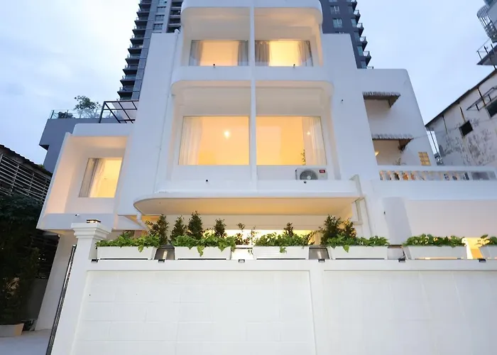 Lovely For 2 Guests In The Heart Of Sathorn 아파트