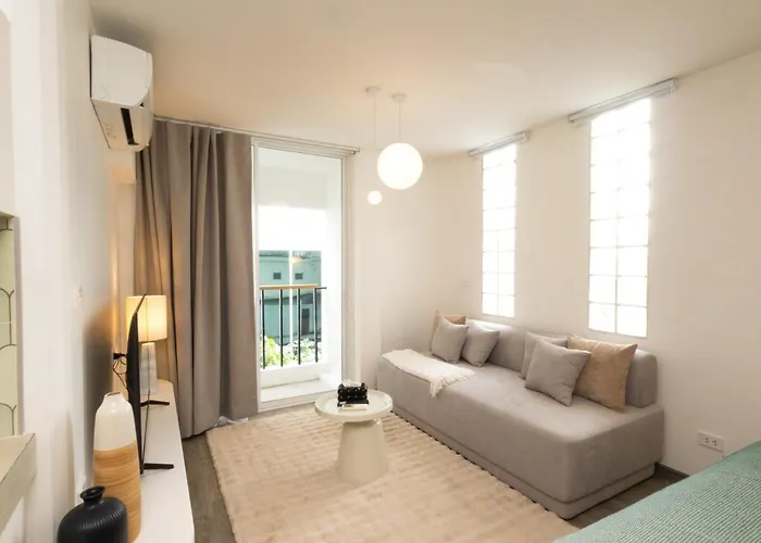 Lovely For 2 Guests In The Heart Of Sathorn 아파트 *