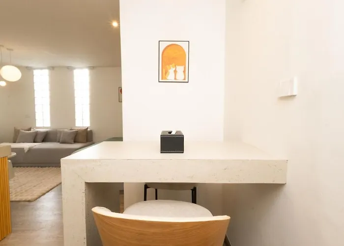Lovely For 2 Guests In The Heart Of Sathorn 아파트 방콕